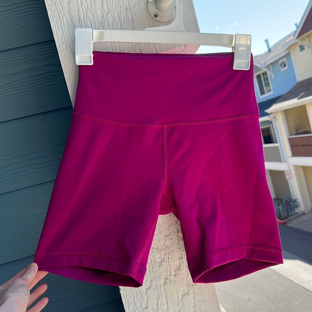 Lululemon athletics gently used 6” wunder under shorts in size 6